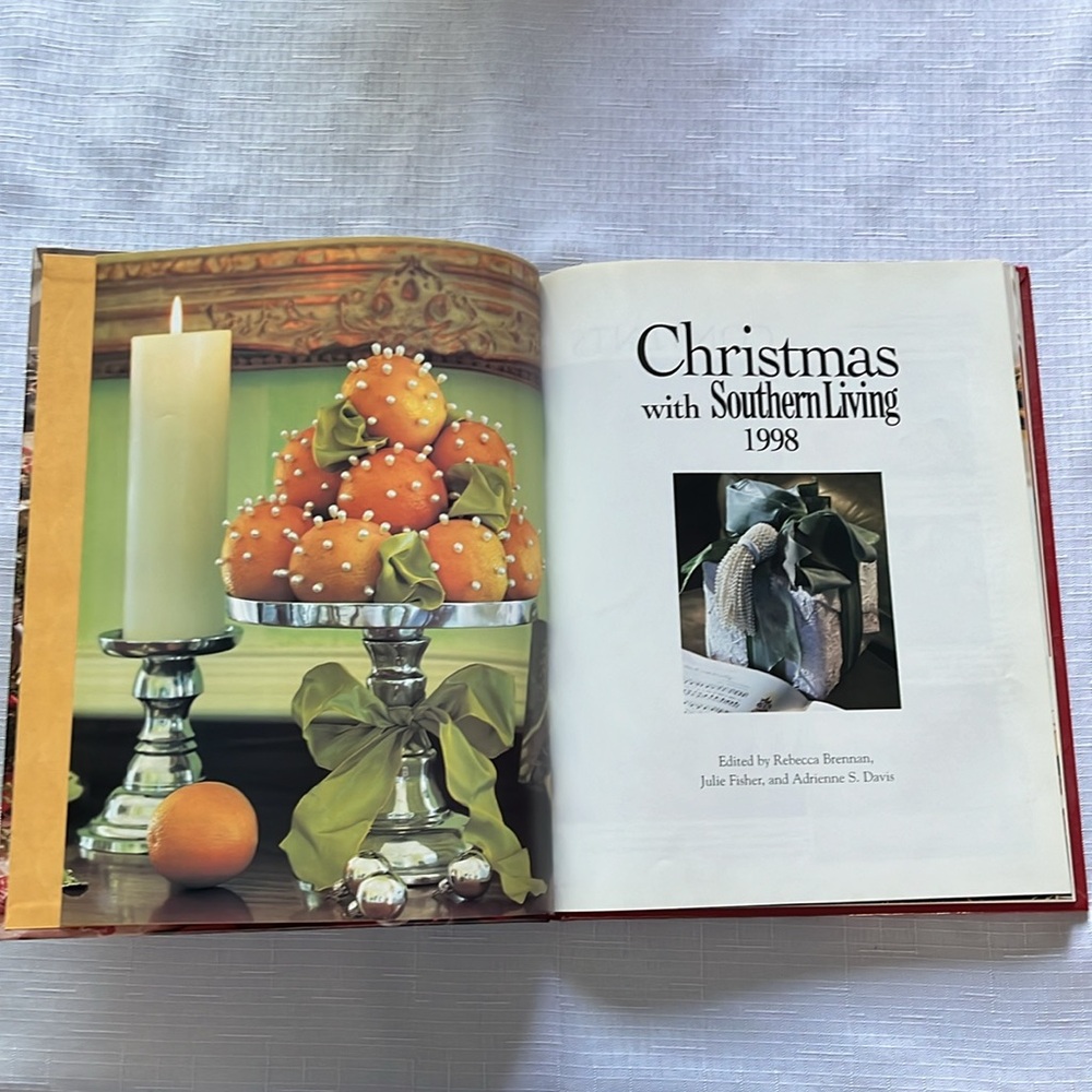 SOUTHERN LIVING CHRISTMAS 1998 - Picture 11 of 12